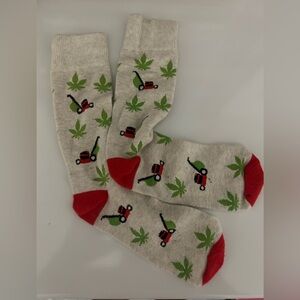 NWOT Men’s Lawnmower/Mary Jane  420 socks